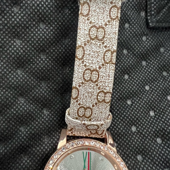 Watch - Picture 4 of 7